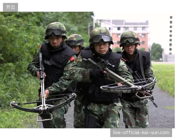 森保一将坚定执行防守反击策略，三笘薰的边路快速突击是撕开对手防线的主要武器